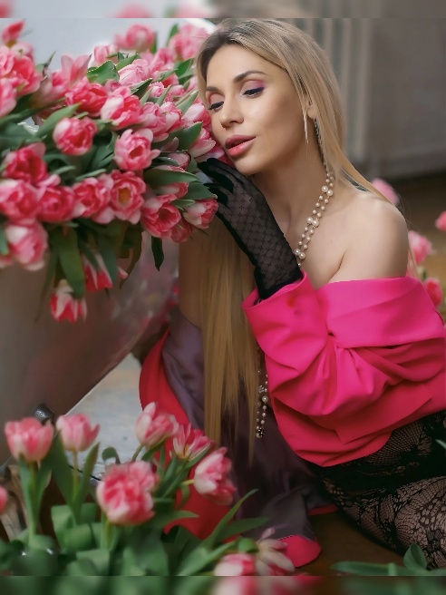 Знаю почти все про 🔞 и кайфует от погружения в этот грешный мир 😈🍓💦

Реальная инди. Больше фото и видео смотри в тг humera369



Творческ...