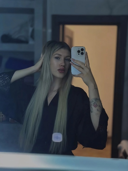 Предлагаю поближе познакомиться 💋 

Нежная , чувственная, страстная блондиночка 💞

Спортивное и ухоженное тело 🤭

Я против 🐈 , сразу ЧС....