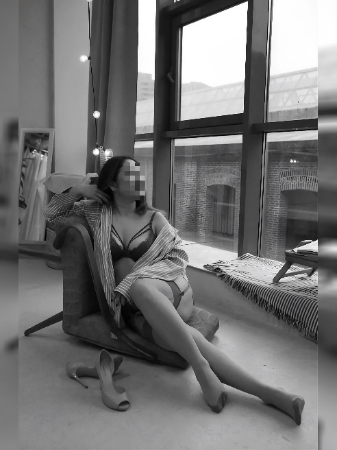 Я работаю в больнице, являюсь медицинским работником. 🩺👩🏻⚕ 

Бываю не всегда на связи , потому что есть основная работа. Поэтому лучше пи...