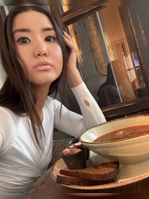 Представьте девушку с точёной фигуркой, да ещё и брюнетку, я Веллочка очень приятно познакомиться ...Реальная инди .... Когда ты захочешь...