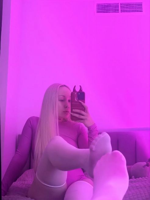 Мяу💋 я выгляжу как $учка, но на самом деле я ласковый френдли ангел🪽 ну ладно, сучка я только в постели, хах…супер gfe - девочка💦🥵 

Обож...