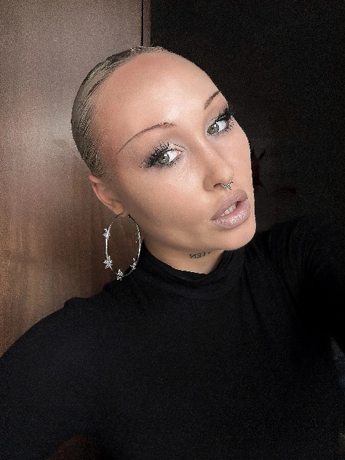 Мяу💋 я выгляжу как $учка, но на самом деле я ласковый френдли ангел🪽 ну ладно, сучка я только в постели, хах…супер gfe - девочка💦🥵 

Обож...