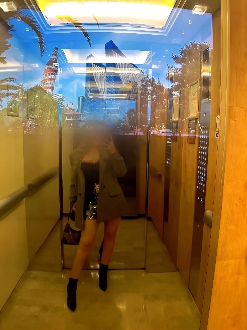 Привет, меня зовут Mally💄 сексуальная и красивая 💋 Приехала совсем недавно и скоро опять уеду, ... жду в гости🍷на зв отвечаю сама ✅...