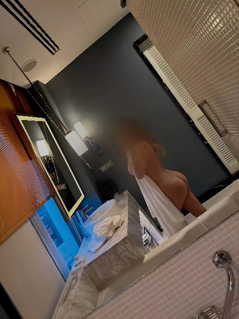 Привет, меня зовут Mally💄 сексуальная и красивая 💋 Приехала совсем недавно и скоро опять уеду, ... жду в гости🍷на зв отвечаю сама ✅...