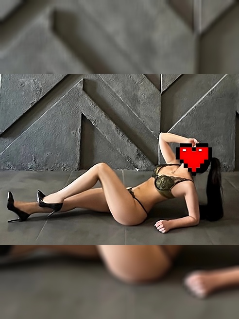 Горячая брюнетка украсит твой досуг. Не салон! 💋💋💋💋😘😘