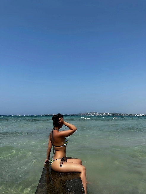 Горячая брюнетка украсит твой досуг. Не салон! 💋💋💋💋😘😘