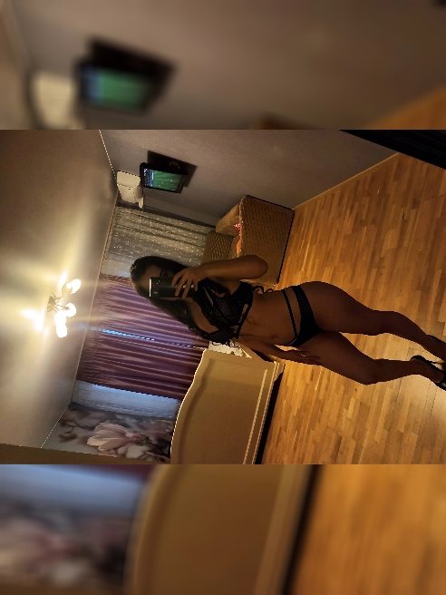 Горячая брюнетка украсит твой досуг. Не салон! 💋💋💋💋😘😘