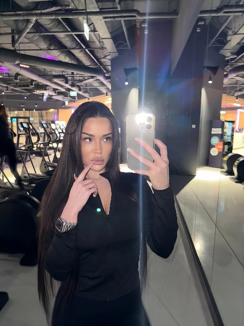 Привет, познакомимся? 💦😇



Я Аня - яркая, жаркая, сочная и игривая 😈 👅девушка с красивой фигурой и тату.



Обо мне

Молода, красива и у...