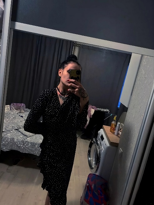 🔥 Я огонь, а ты искра, что разжигает меня сильнее с каждым словом. 💋 Наши губы не могут просто так встретиться — они танцуют в страсти, о...