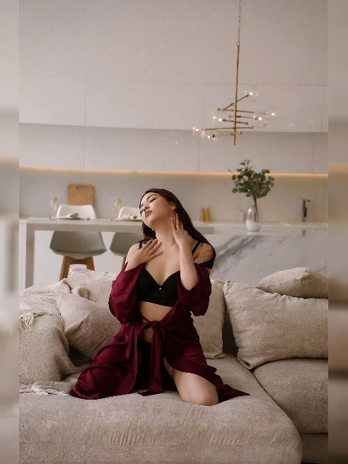 Привет) Я Николь🍓Давай знакомиться ближе ? Я темпераментная брюнетка, с красивой фигурой и милый личиком 🔥

Я окутаю тебя страстью и жела...
