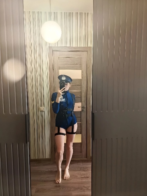 Здравствуйте, меня зовут Валерия 🥰 многие меня считают строгой🥸 и сексуальной училкой  👩🏫 на самом деле во мне кроется нежность 😌 и сексу...