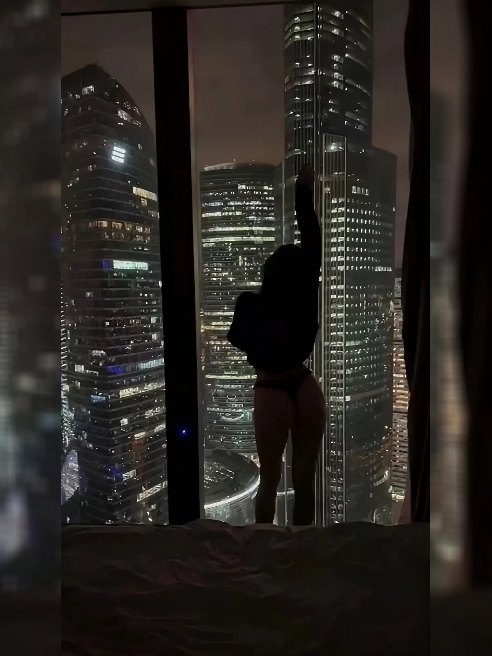 Привет, мой сладкий 😘



Я уже представляю, как твои руки скользят по моему телу, а моё дыхание становится всё чаще 💦



Мне нравится, ко...