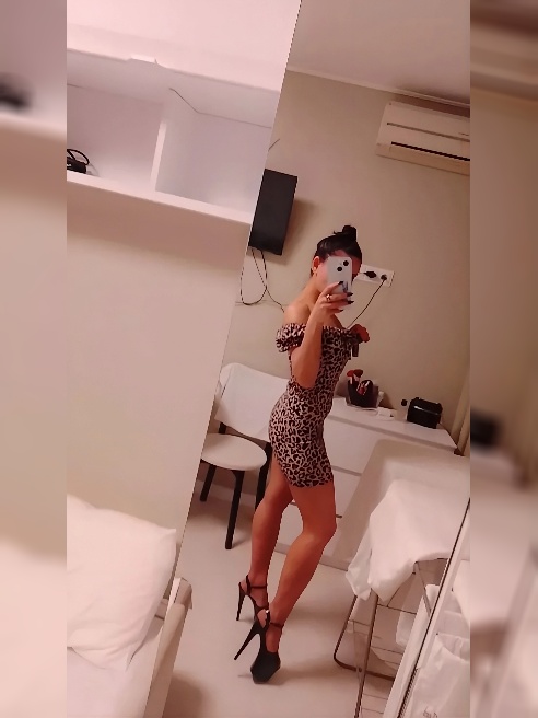 Привет, мой сладкий 😘



Я уже представляю, как твои руки скользят по моему телу, а моё дыхание становится всё чаще 💦



Мне нравится, ко...