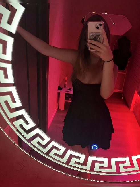 Приветик❤

Буду рада знакомству😏

Люблю нежный, чувственный секс😇

 Предложение секса в машине не дарит скидку 😏

