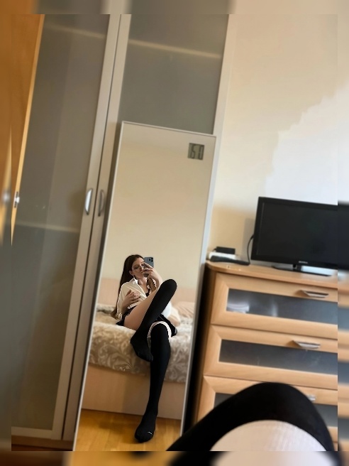 💕💕Школьница-непослушница🍑 💕почти ВСЕ ВКЛЮЧЕНО✅ 🏡Родители уехали на дачу, дома никого 😏💦



Домашка не сделана, но настроение отличное🍌🚫...