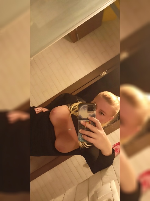 Жду тебя! 

Есть видеозвонок,фото и видеосъёмка!

Также видео и фото под заказ!

Выезд по предоплате за такси в обе стороны.