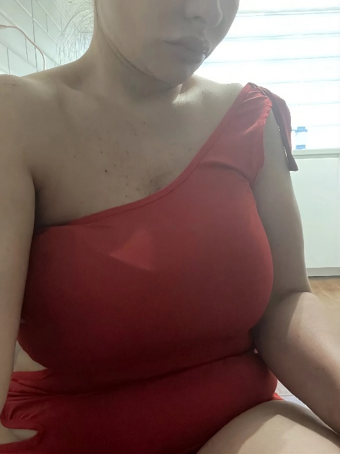 Своя натуральная грудь для любителей природной красоты ❤❤❤❤❤,очень красивая  внешность 