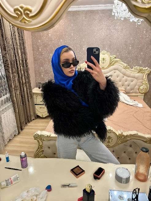 Меня легко соблазнить — членом и деньгами, да, я такая 😘💸

Обожаю секс, свободу и мужчин, которые умеют хотеть и брать 💕

У меня идеально...
