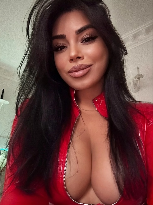 Страстная,развратница,ласковая,веселая💃 натуральная💯%,без тату ,спортивная!Всегда тебе рада!

Без животных в доме ,парковка во дворе для...