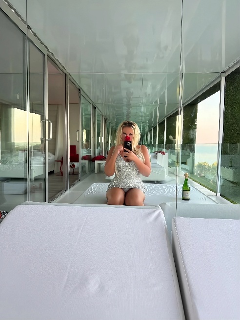 Тг@Really_Fantasstic🔥🔥🔥где много фото и видео-это реальный мой аккаунт! Встречаюсь редко и выборочно! Смотрите мои новые ВИДЕО внизу анке...