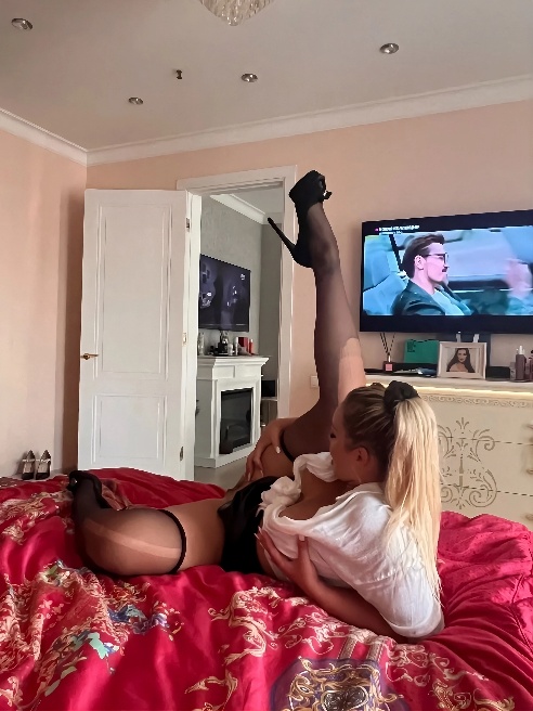 Тг@Really_Fantasstic🔥🔥🔥где много фото и видео-это реальный мой аккаунт! Встречаюсь редко и выборочно! Смотрите мои новые ВИДЕО внизу анке...
