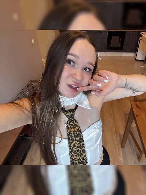 Заснимем вместе видео для твоего личного архива либо сделаем фотографии?)🤳 

Так же есть видео-свет

 