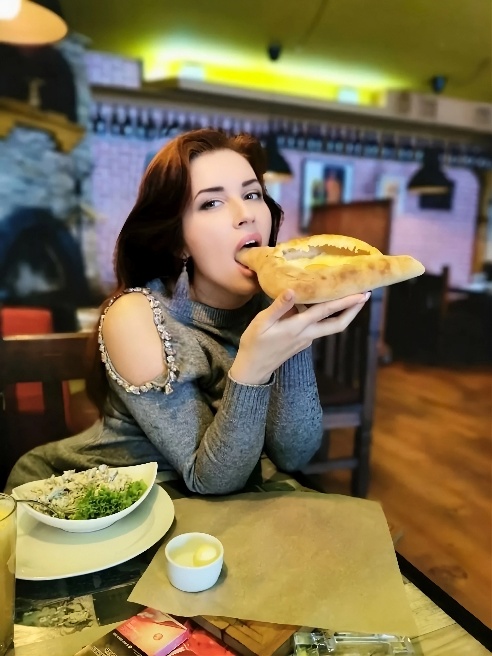 Не смотря на место знакомства, принимаются только порядочные, вежливые люди, с символической предоплатой❤️

Горячая вода имеется, кондици...