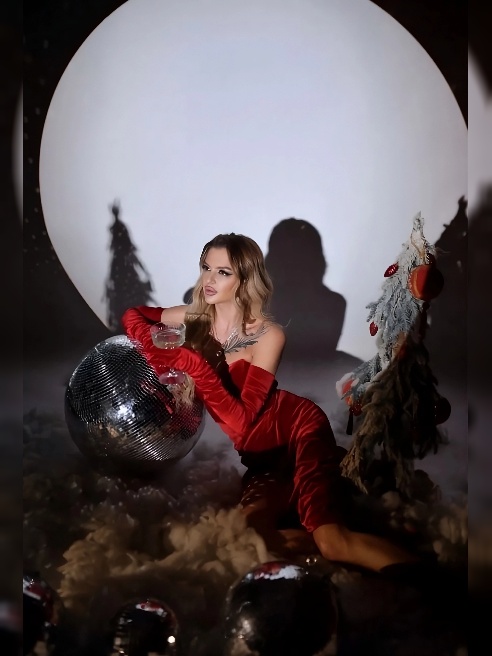 Я 💎 — девушка, которая умеет ценить каждое мгновение жизни и создавать вокруг себя атмосферу тепла и уюта. 



Моя  ✨улыбка  — это пригла...