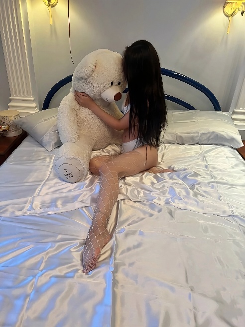 Со мной ты почувствуешь настоящий кайф, а я сделаю всё для того что бы наша встреча прошла незабываемо🤗 Приезжай или пригласи 