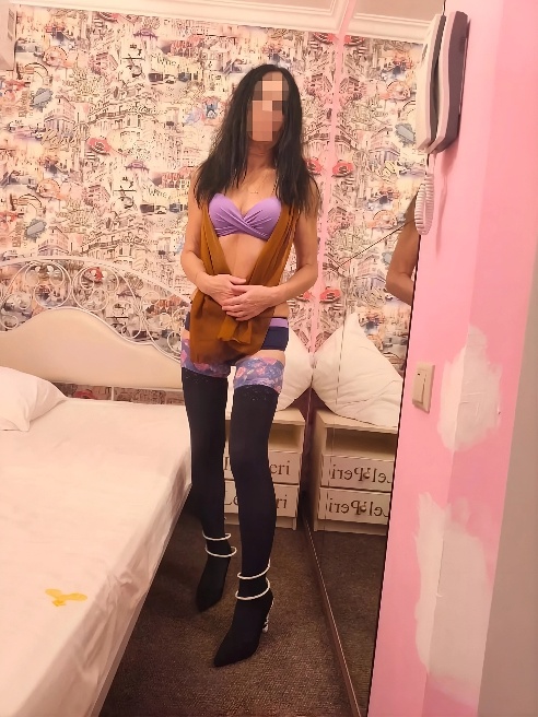 ПРИВЕТСТВУЮ! Меня зовут LENA, приглашаю к себе в гости. Ты любишь худых, миниатюрных стройняшек? Тогда это точно ко мне, я маленькая хруп... ПРИВЕТСТВУЮ! Меня зовут LENA, приглашаю к себе в гости. Ты любишь худых, миниатюрных стройняшек? Тогда это точно ко мне, я маленькая хруп...
