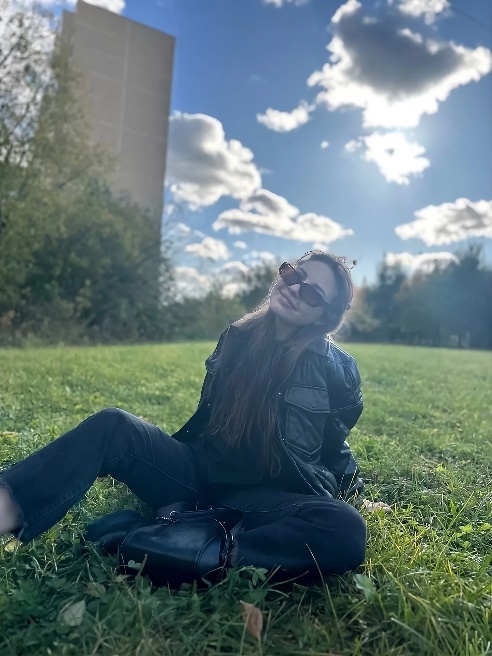 💕Я работаю индивидуально💕 в часик входит слюнявый мбр , куни и поцелуи по симпатии, окончание на грудь и нежная классика💕



Меня зовут Л...