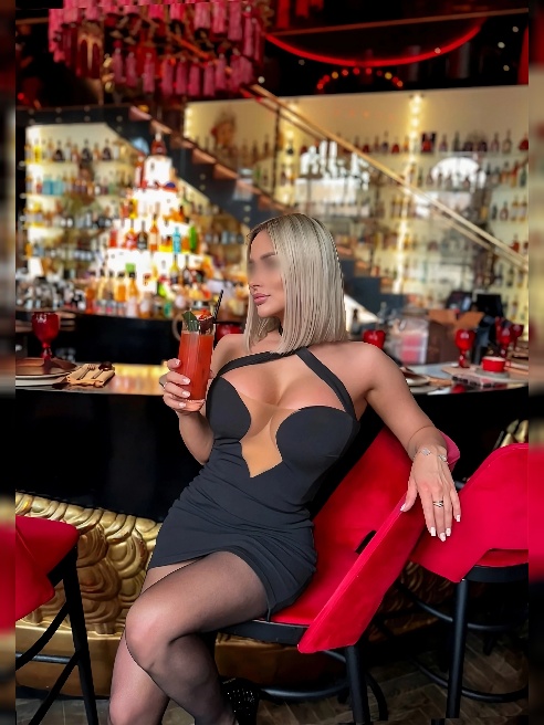 Анита Блюм - модель журнала PLAYBOY! Ведущая в шоу в медиа просxxxтве, певица, актриса.  Спортивная форма, грудь 6 размера.❤️‍🔥



Я РЕАЛ...