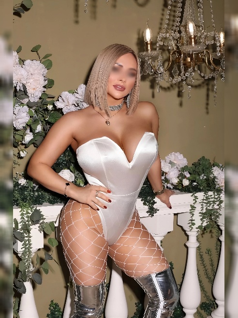 Анита Блюм - модель журнала PLAYBOY! Ведущая в шоу в медиа просxxxтве, певица, актриса.  Спортивная форма, грудь 6 размера.❤️‍🔥



Я РЕАЛ...