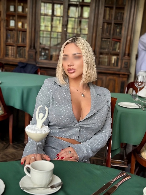 Анита Блюм - модель журнала PLAYBOY! Ведущая в шоу в медиа просxxxтве, певица, актриса.  Спортивная форма, грудь 6 размера.❤️‍🔥



Я РЕАЛ...