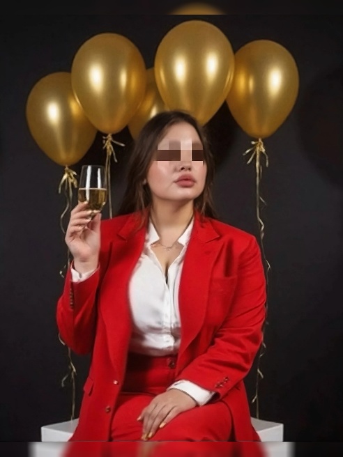 У меня пышные формы 🥰 которые плавно перетекают один в другой, создавая ощущение нежности и женственности. Кожа, словно бархат, манит при...