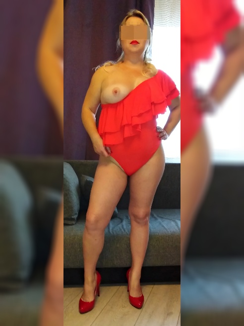 Жду звоночков в указанное время 💋всегда в хорошем настроении. Мои пышные формы приятно порадуют тебя, обажаю менять наряды, большой выбор...