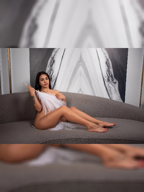 🔥 Зара



"Dios mío, papi... Вижу, как твой взгляд прилип к моим redondas caderas😏 Хочешь, чтобы эта попка танцевала специально для тебя?...