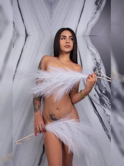 🔥 Зара



"Dios mío, papi... Вижу, как твой взгляд прилип к моим redondas caderas😏 Хочешь, чтобы эта попка танцевала специально для тебя?...
