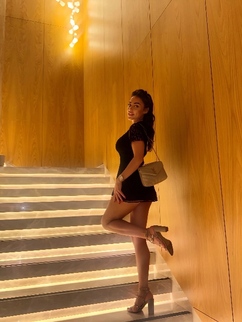 Посвящаю себя любителям натуральной красоты❤Обладательница нежнейшей кожи и обворожительной улыбки. Давайте познакомимся чуть ближе💦Блаже...