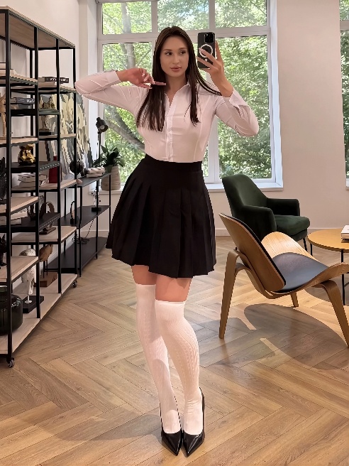 Красивые бедра и грудь 3 размера🔥GFE🔥Жду тебя в гости😘



Привет, меня зовут Вероника💋

Начитана, учусь на архитектора, в свободное время...