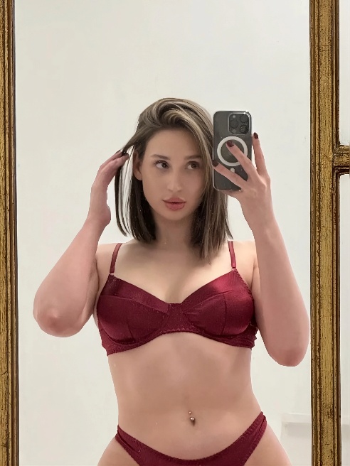 Красивые бедра и грудь 3 размера🔥GFE🔥Жду тебя в гости😘



Привет, меня зовут Вероника💋

Начитана, учусь на архитектора, в свободное время...