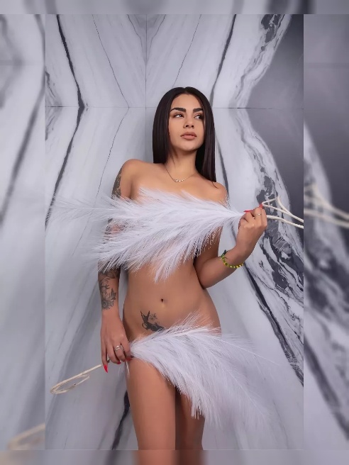 🔥 Зара



"Dios mío, papi... Вижу, как твой взгляд прилип к моим redondas caderas😏 Хочешь, чтобы эта попка танцевала специально для тебя?...