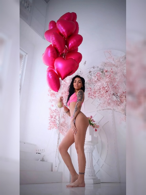 💃 ¡Hola, mi amor! Я — твоя испанская мечта, Моника. 



Хрупкая, стройная кубинка с повадками дикой кошки — и да, я так и хочу присесть т...