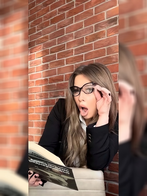 Люблю, когда всё по-настоящему: твоё тяжёлое дыхание, мои настоящие стоны, дрожь в твоих руках, когда я беру тебя в рот.

🍌 Минет у меня...