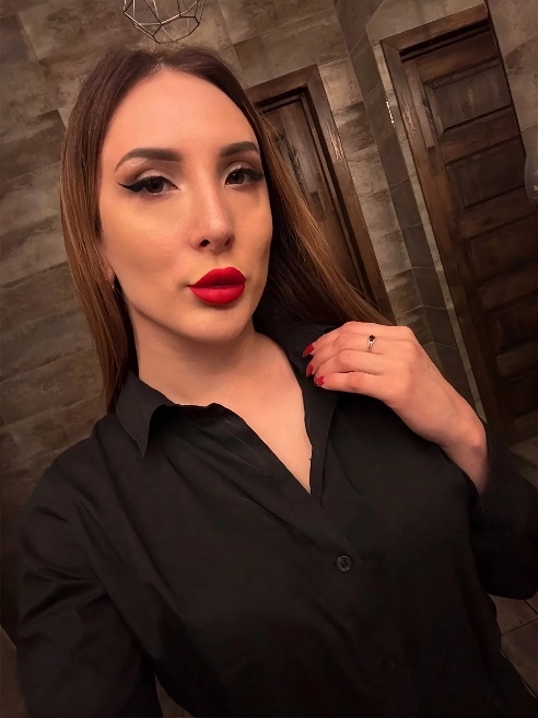 Иногда я позволяю себе быть чуть смелее 😈 Немного провокации делает встречу намного интереснее 💄 Иногда я позволяю себе быть чуть смелее 😈 Немного провокации делает встречу намного интереснее 💄