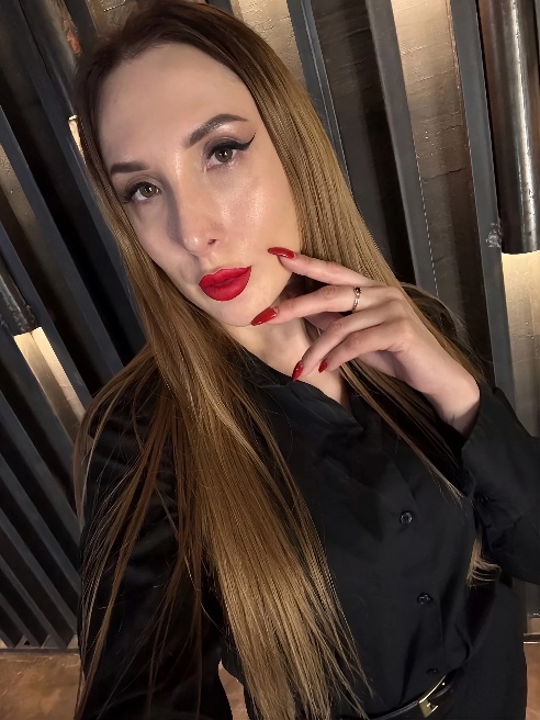 Иногда я позволяю себе быть чуть смелее 😈 Немного провокации делает встречу намного интереснее 💄 Иногда я позволяю себе быть чуть смелее 😈 Немного провокации делает встречу намного интереснее 💄