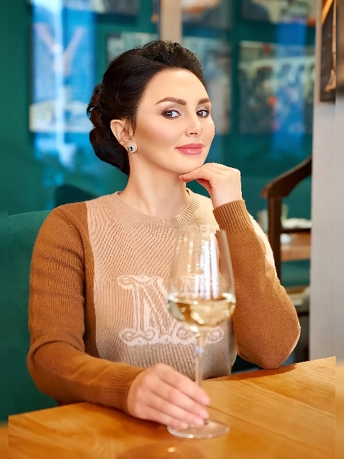❤🍒 Я миниатюрная брюнеточка с большими сисями и круглой попой, сладкий нектар для искушенных мужчин приглашаю в роскошный будуар на Фрунз... ❤🍒 Я миниатюрная брюнеточка с большими сисями и круглой попой, сладкий нектар для искушенных мужчин приглашаю в роскошный будуар на Фрунз...