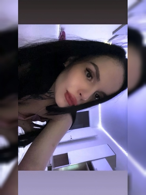 Каждое моё слово — это искра, что заставляет твоё тело гореть 🔥 Ты не можешь устоять перед этим жаром, а я не могу остановиться, пока не...