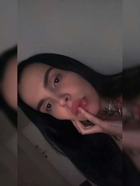 Каждое моё слово — это искра, что заставляет твоё тело гореть 🔥 Ты не можешь устоять перед этим жаром, а я не могу остановиться, пока не...
