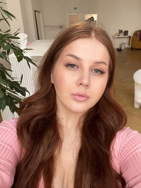 6 размер груди💞Натуральная и естественная💞



Привет!

Я Алиса, мне 19 реальных лет. Кайфую от своей фигуры, и жду настоящих ценителей❤🔥...
